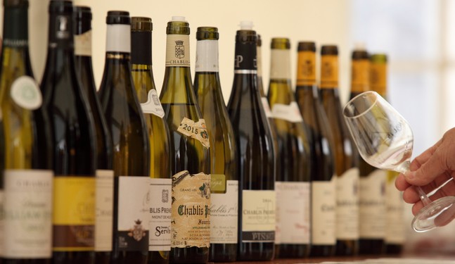 葡萄酒节和年份洗礼/Fête des Vins de Chablis
                